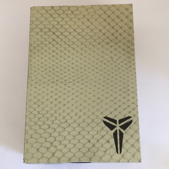 NEW Nike Men’s Kobe Basketball Shoes Sz. 12 - Picture 6 of 7